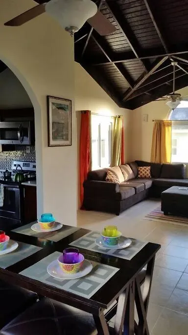 Cabana Papaya: 3Br 2Bth Retreat!! Villa Falmouth