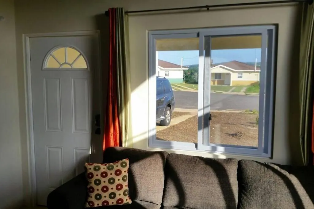 Cabana Papaya: 3Br 2Bth Retreat!! Villa Falmouth